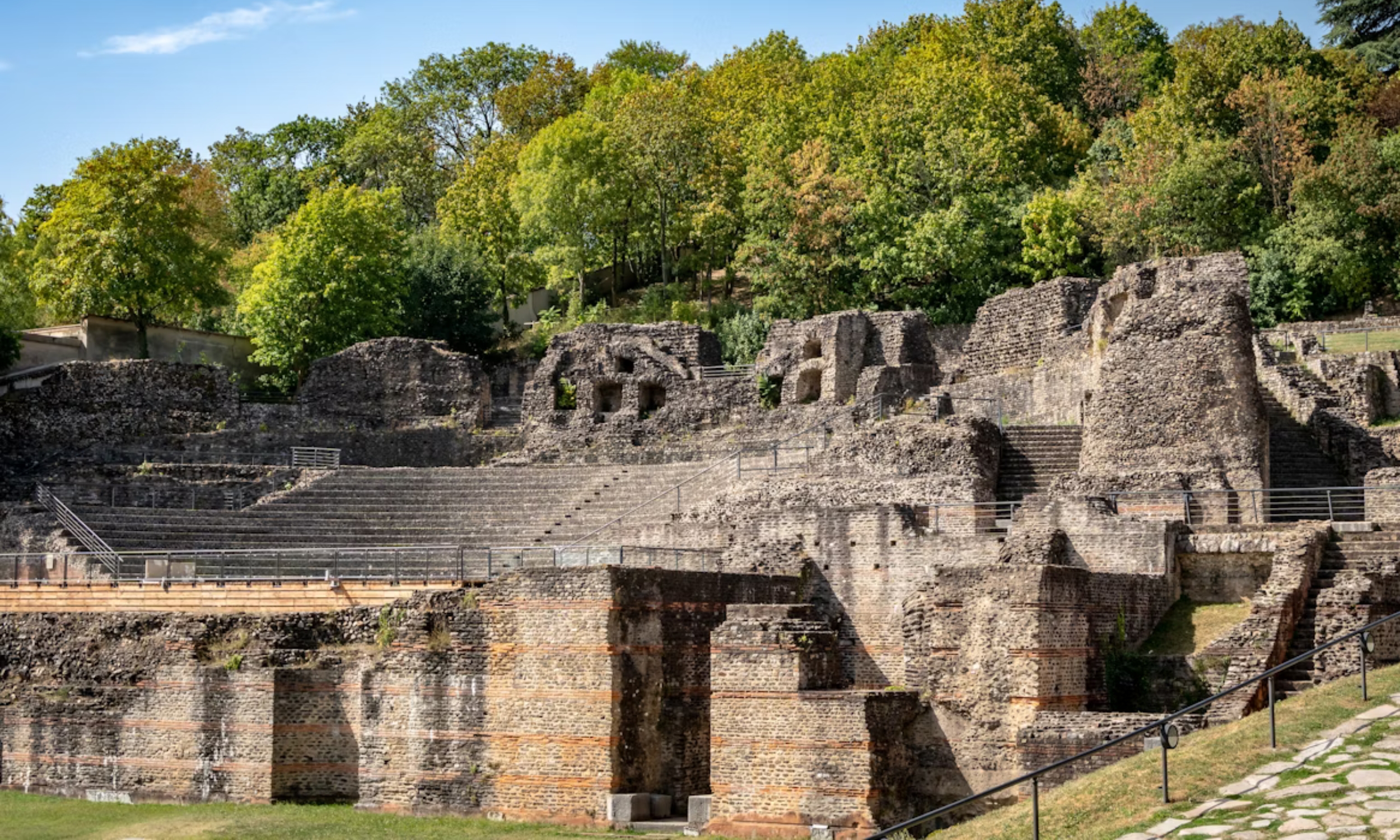 Lyon Family Travel Guide - Slider 1